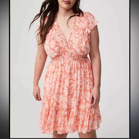 torrid Dresses & Skirts - Torrid Floral Coral Mini V-Neck Dress Size 4X | 26